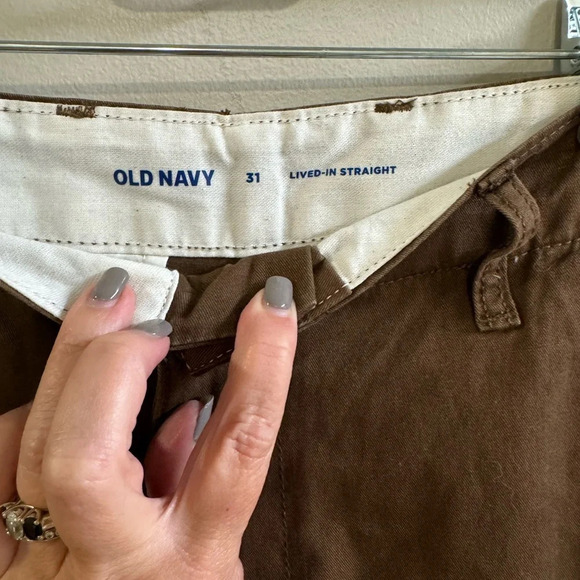 NWT Old Navy Lived-in Straight Brown Non Stretch Shorts. 9" inseam. Size 31 - Picture 4 of 5